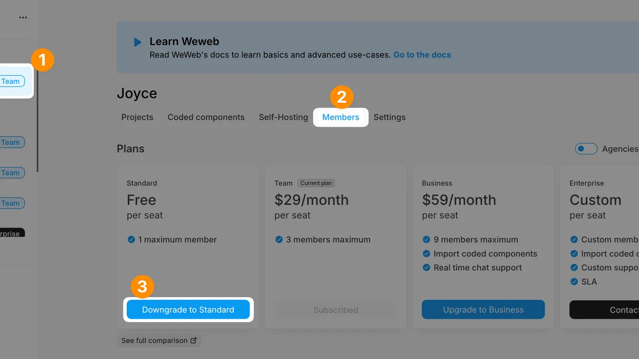 WeWeb interface in use